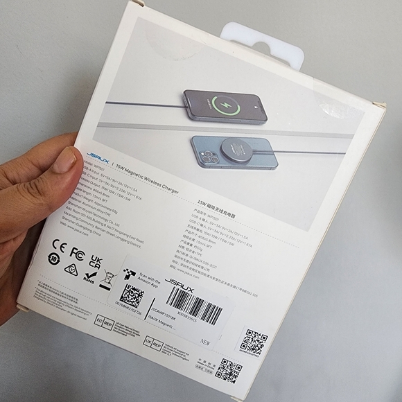 Magnetic Wireless Charger - Picture 2 of 4